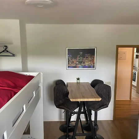 Wieko Leibnizstr. H1, 2.og Rechts * Plauen