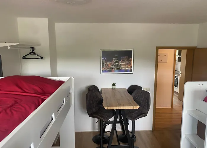 Wieko Leibnizstr. H1, 2.og Rechts * Plauen